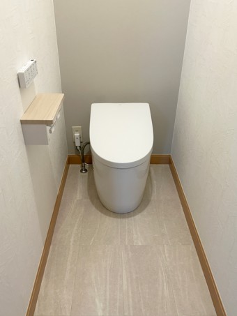 便器が全て陶器製でスッキリした見た目のネオレストAS　世田谷区T様邸